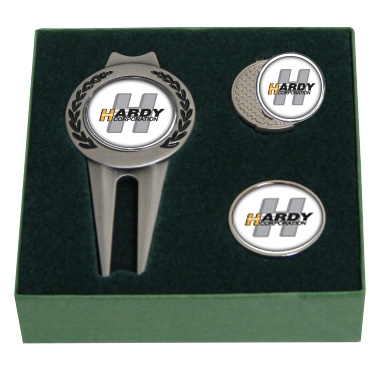Tournament Gift Set w/Divot Tool, Hat Clip & 2 Markers 1