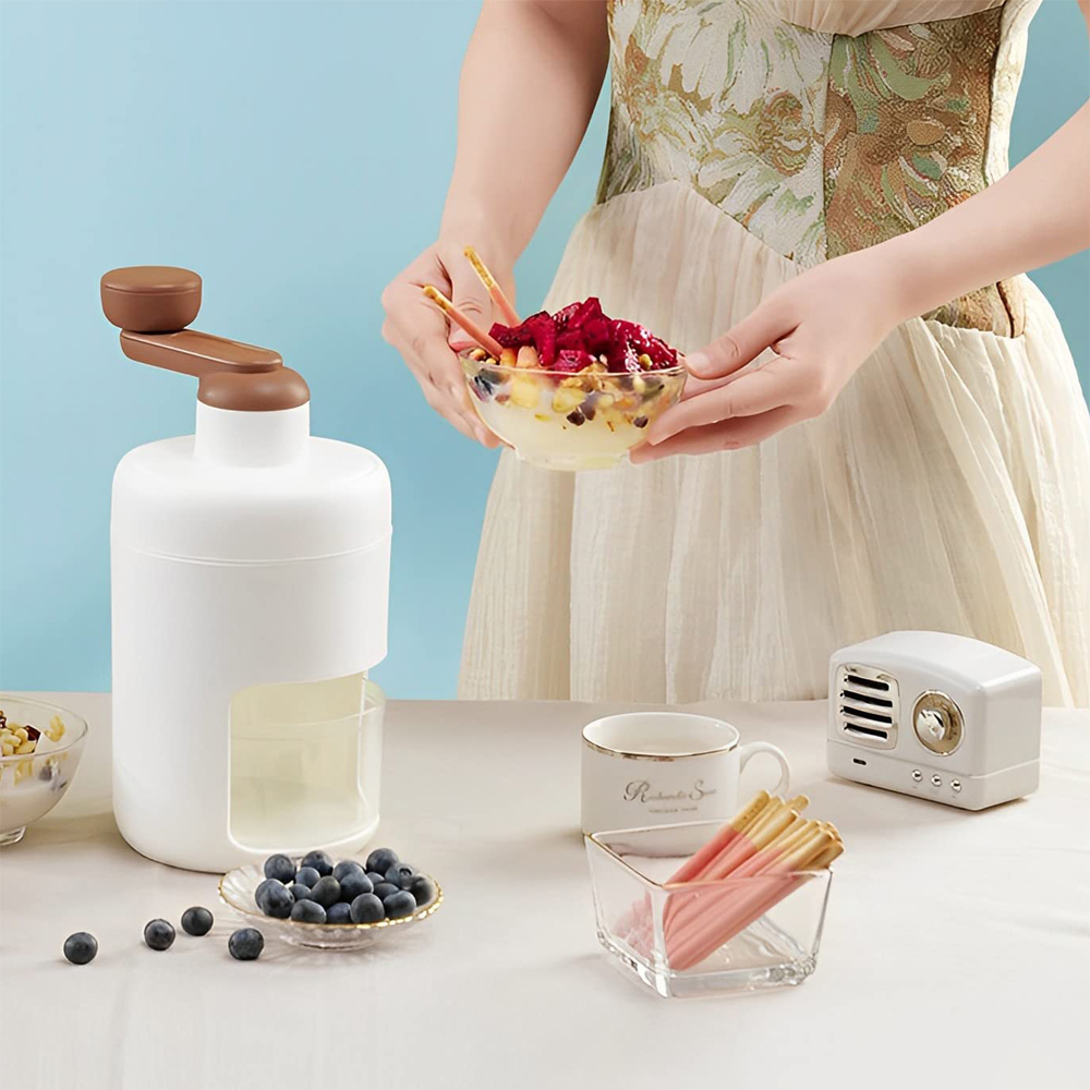Small Hand-cranked Ice Crusher 2