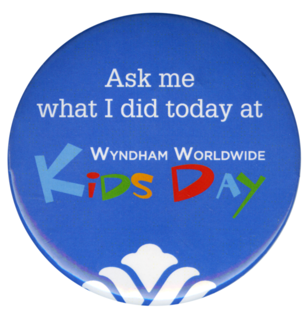 Round Celluloid Button (3 1/2")