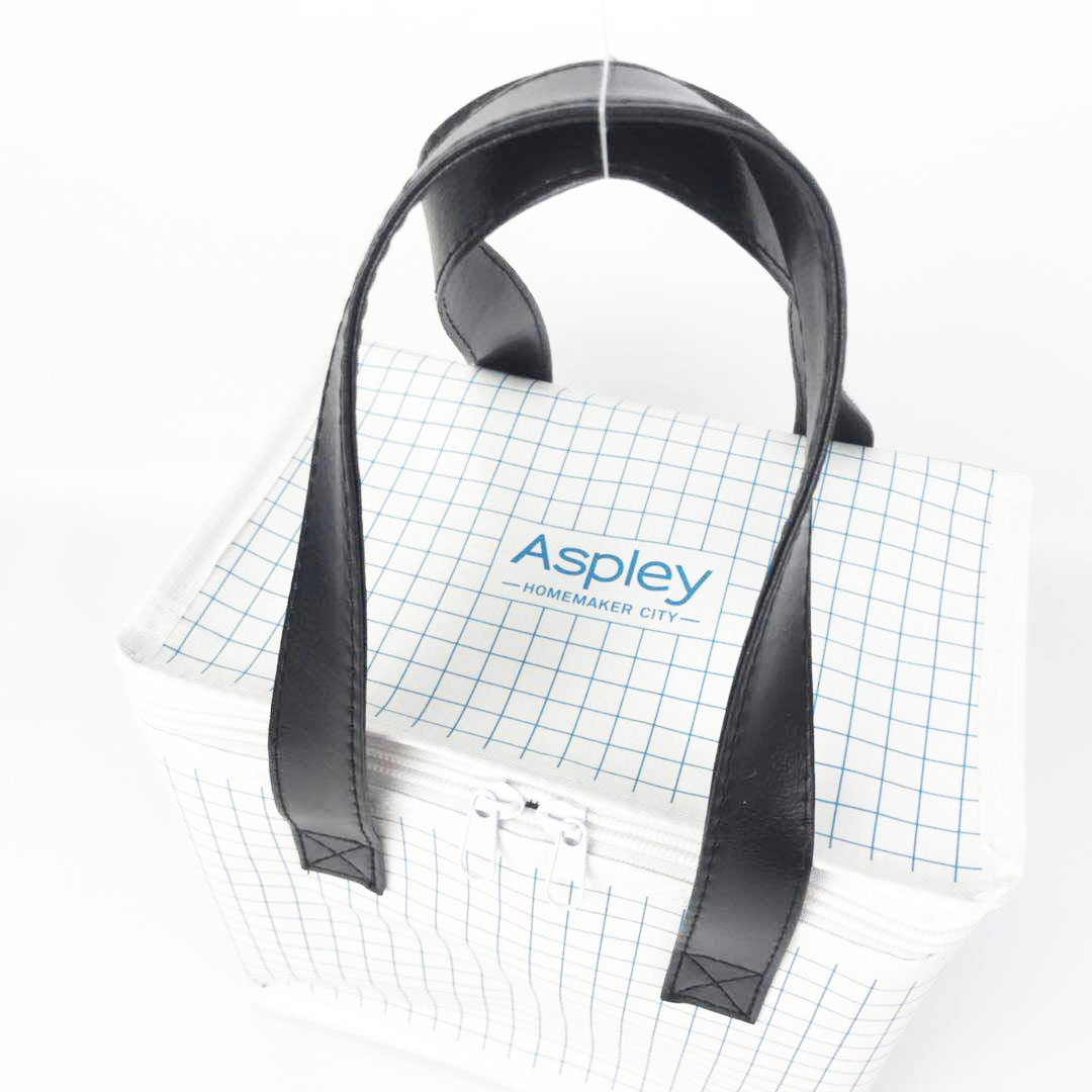 Stylish And Durable Lunch Bag With PU Leather Handles 4