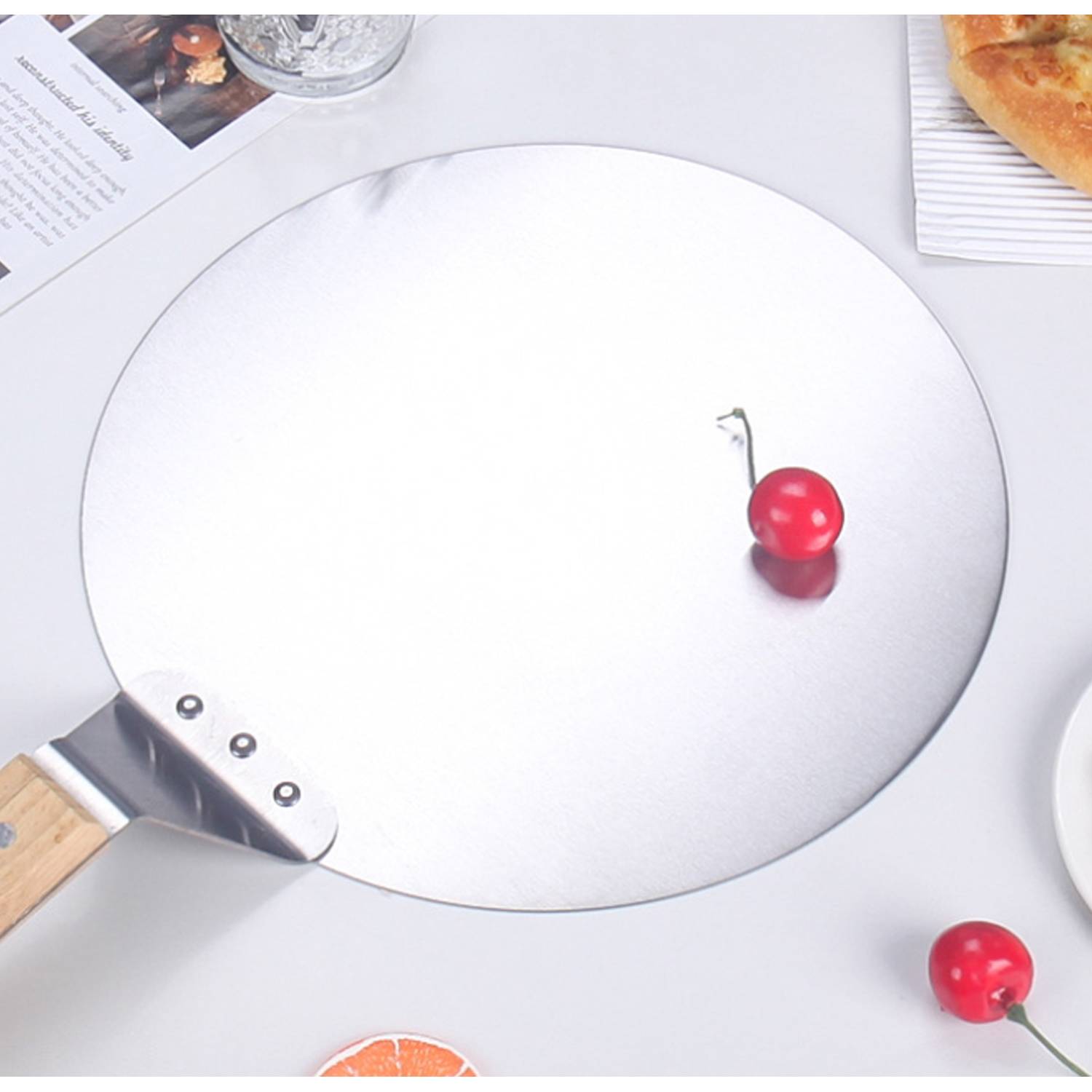Round Pizza Paddle 4