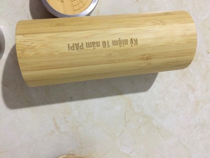 12 oz Vacuum-Sealed Bamboo Water Bottle 3