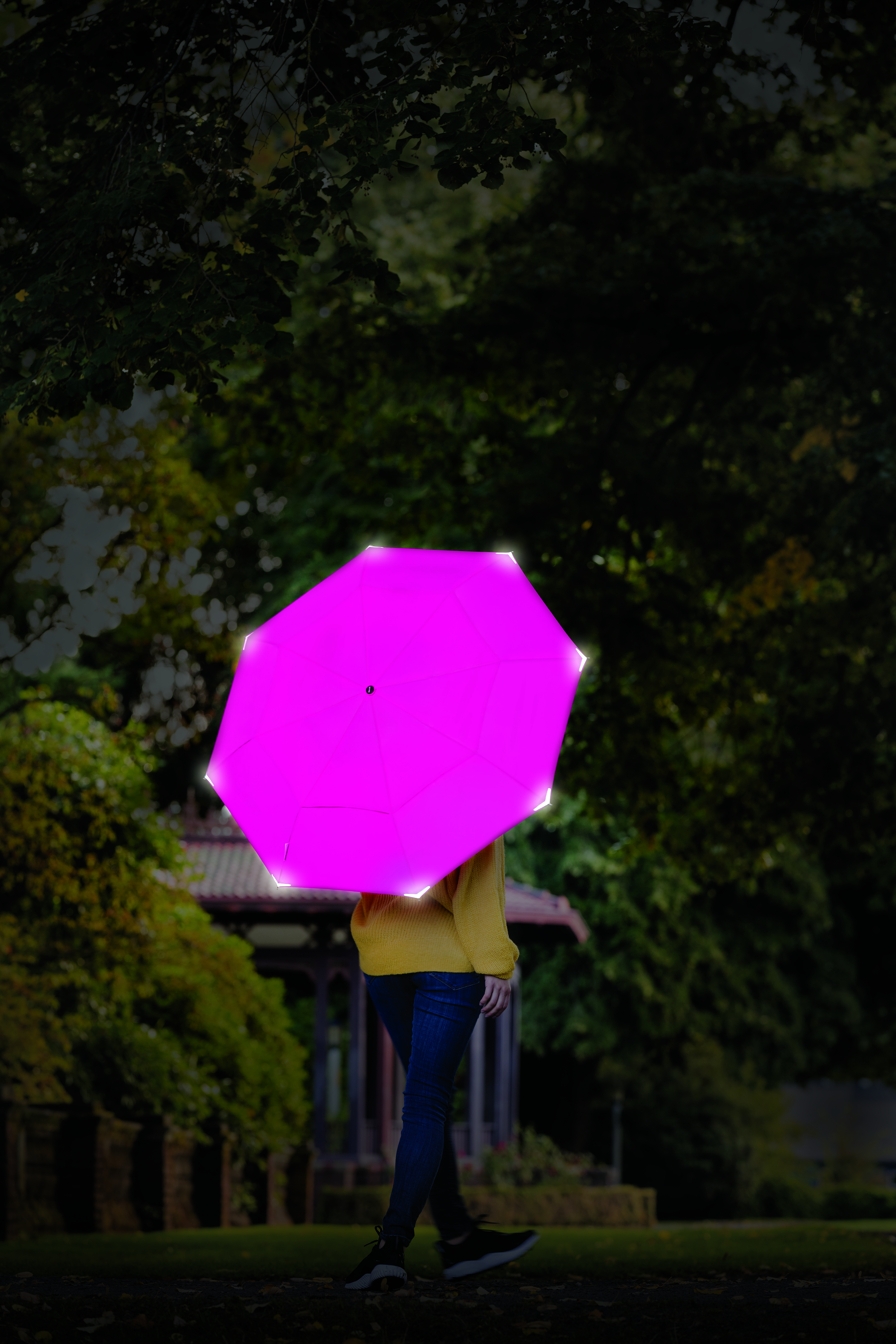 Shed Rain™ Walksafe® 42" Vented Auto-Open/Close Compact Umbrella 19