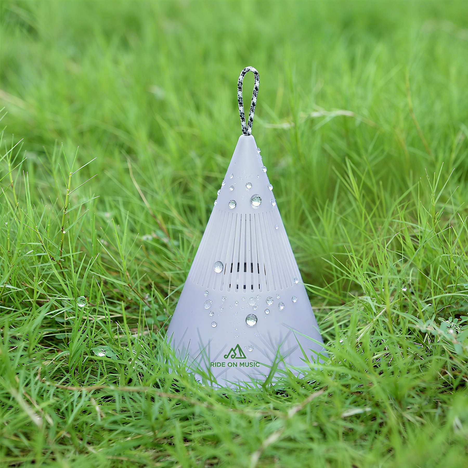 IPX7 Portable Waterproof Outdoor Speaker
