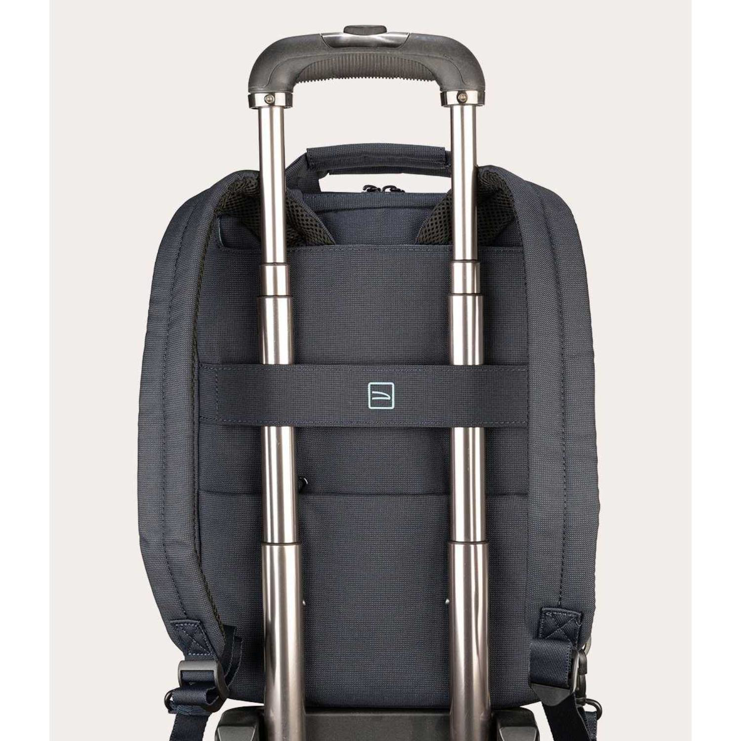 TUCANO® - Italy WORK OUT 4 Recycled Modern Business Slim Backpack Test 4