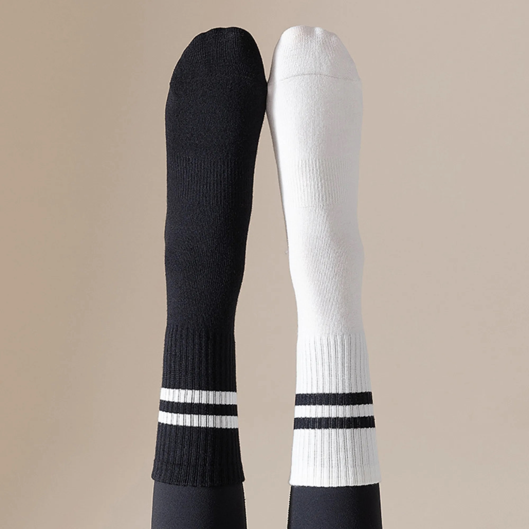 Cotton non-slip silicone indoor sports socks 9
