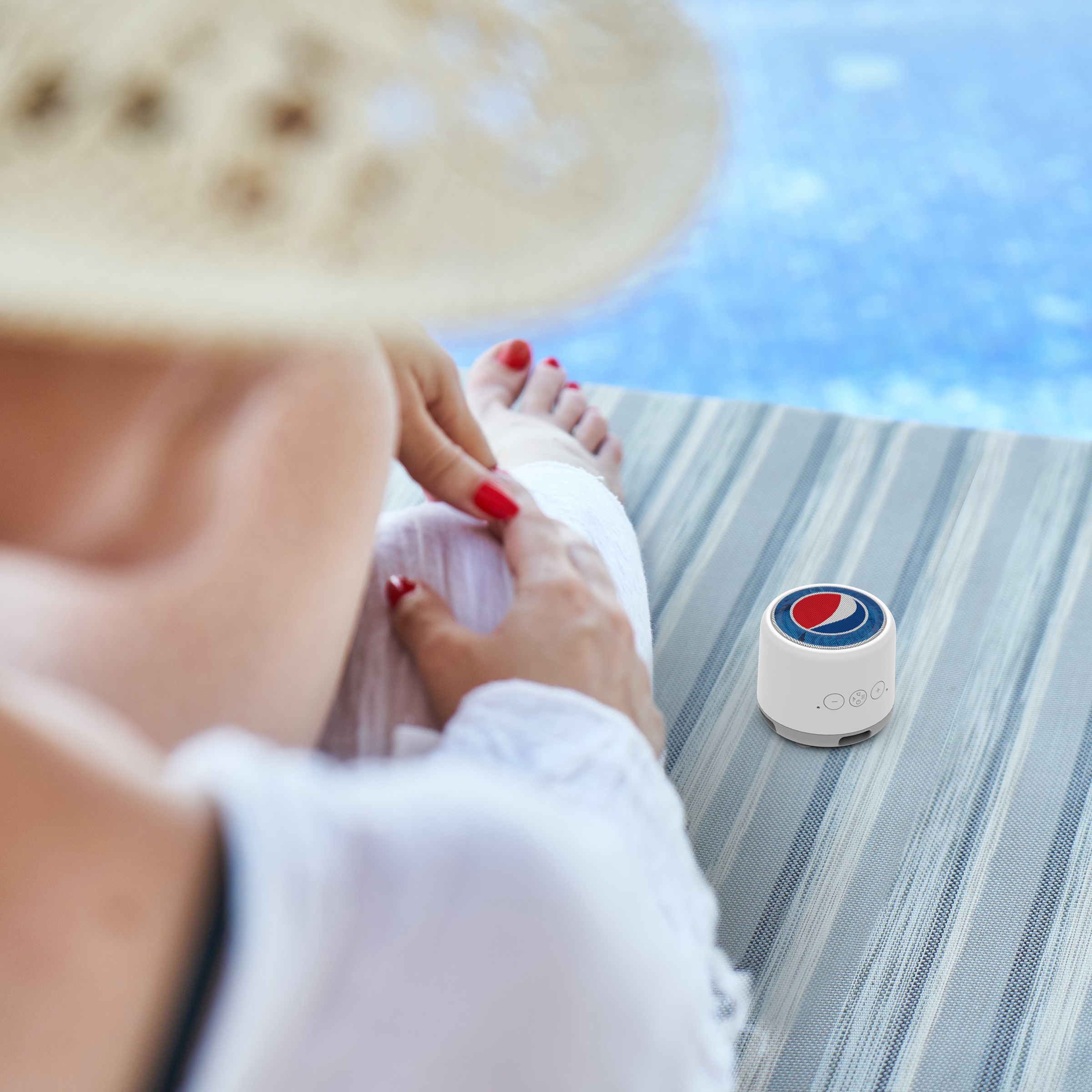 Minuet: Mini portable Bluetooth speaker 7