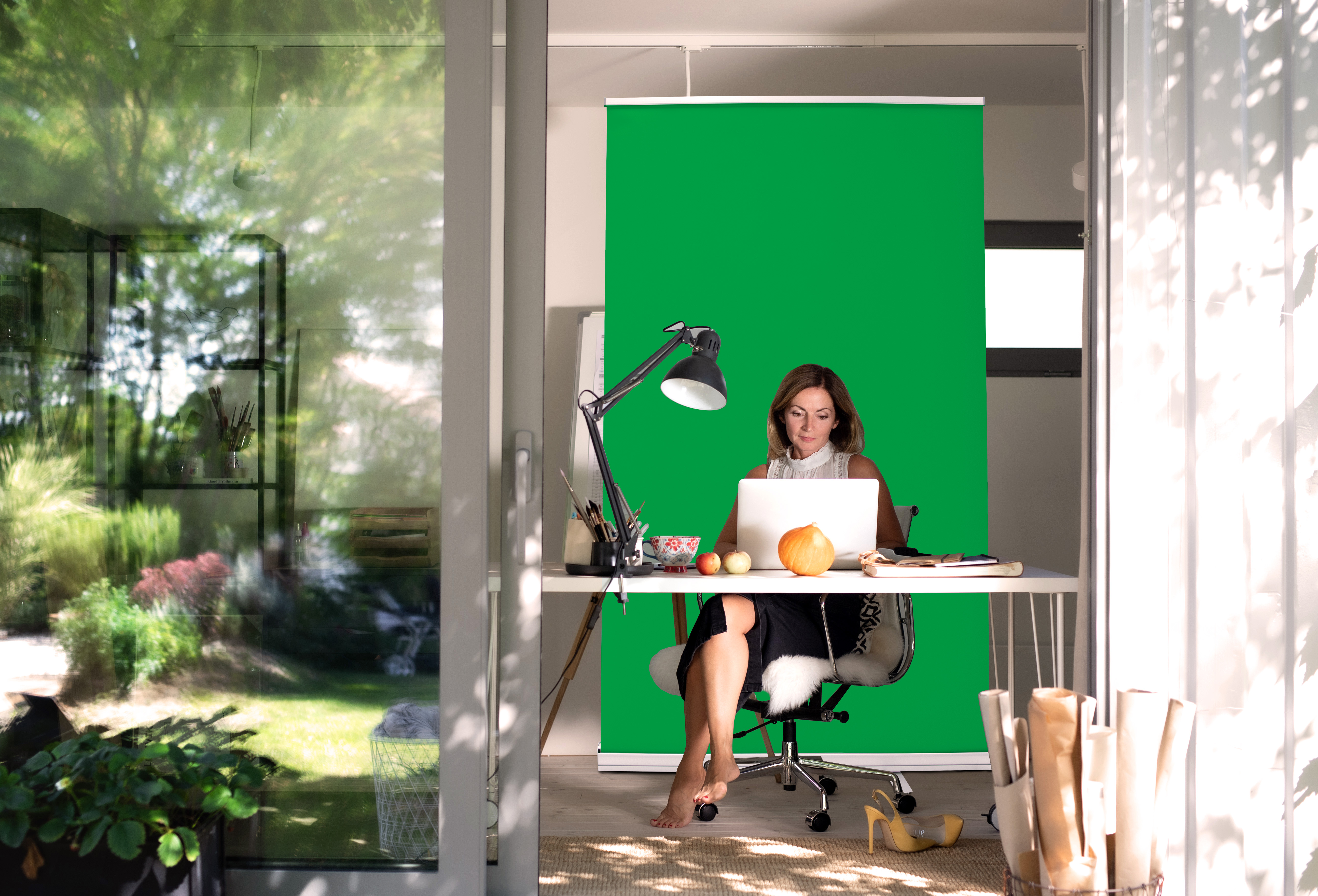 4' Retractor Green Screen Kit (No-Curl Fabric) 2