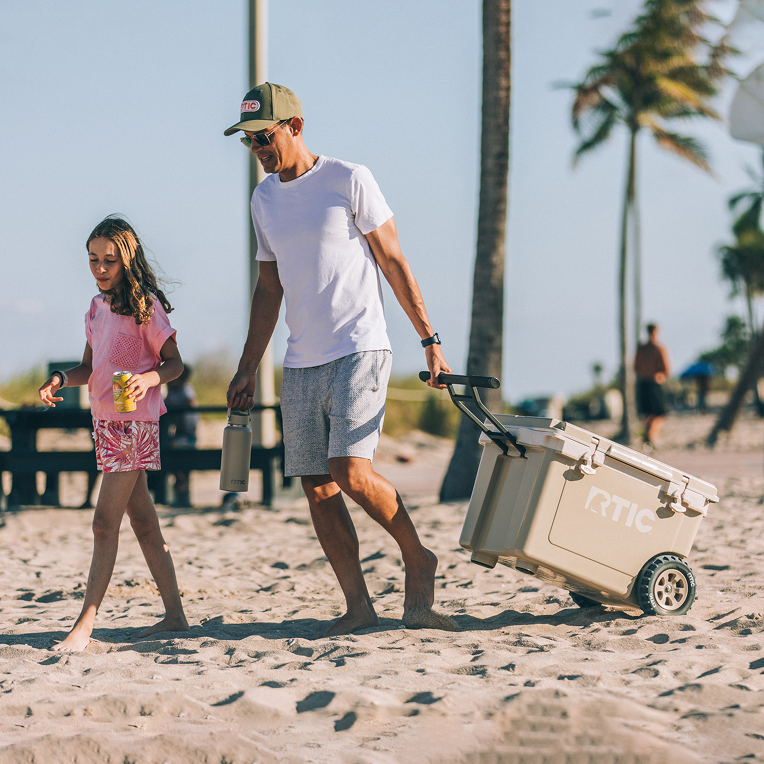 52 QT RTIC® Insulated Ultra-Light Wheeled Cooler Ice Chest (29" x 18.75") 3