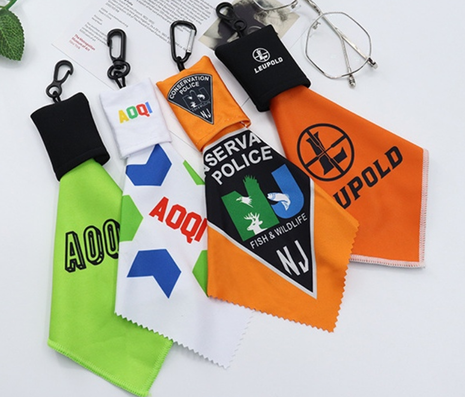 Cleaning Cloth with Pouch 2