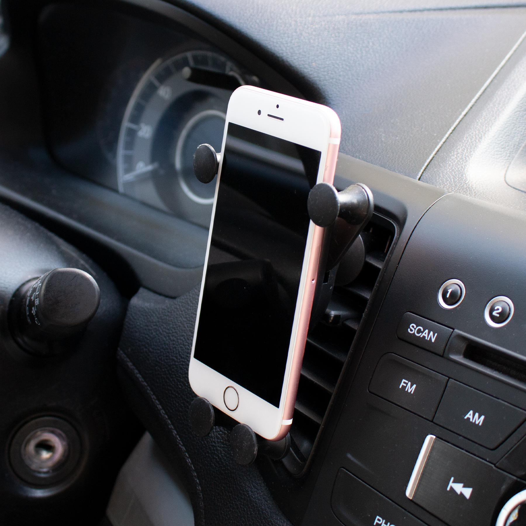 Gravitis™ Wireless Car Charger 5