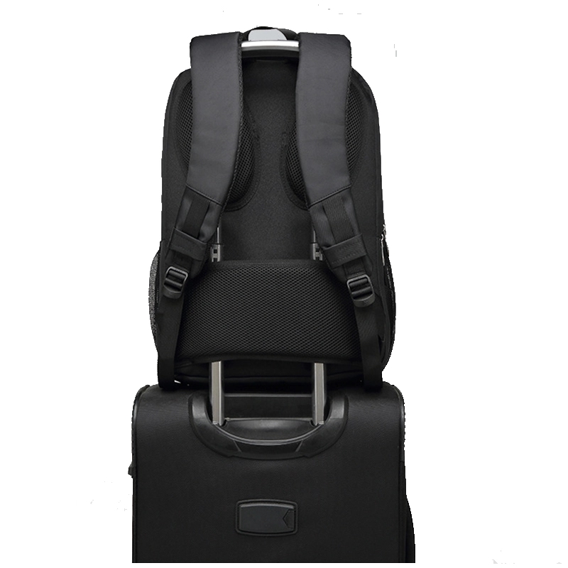 Large Capacity Backpack With Reflective Stripe 2