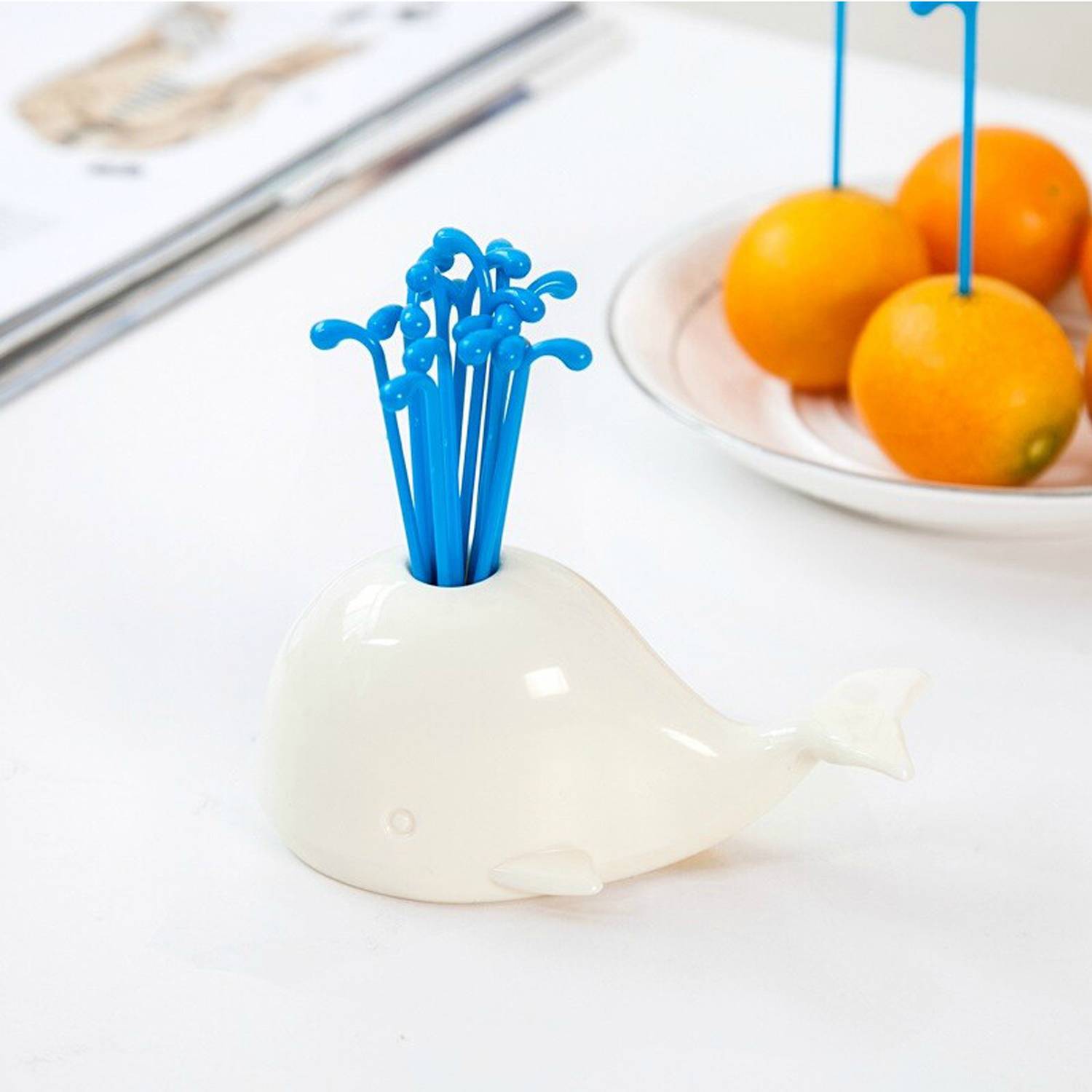 Home Kitchen Plastic Cake&Fruit Whale-Shaped Fruit Fork Set 2