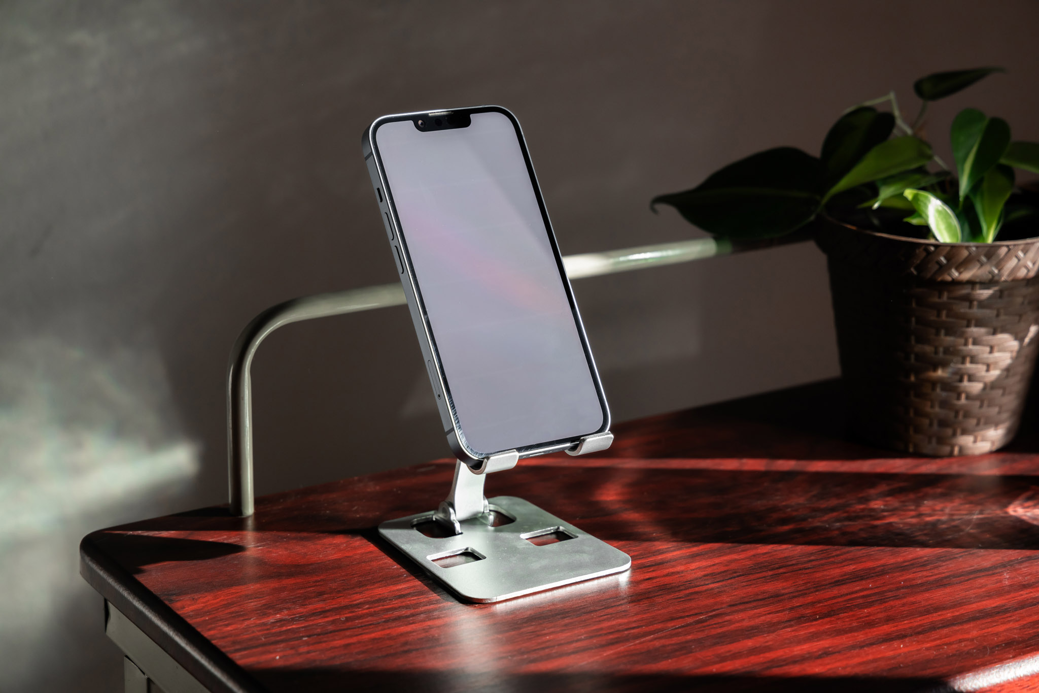 Folding Media Stand 22