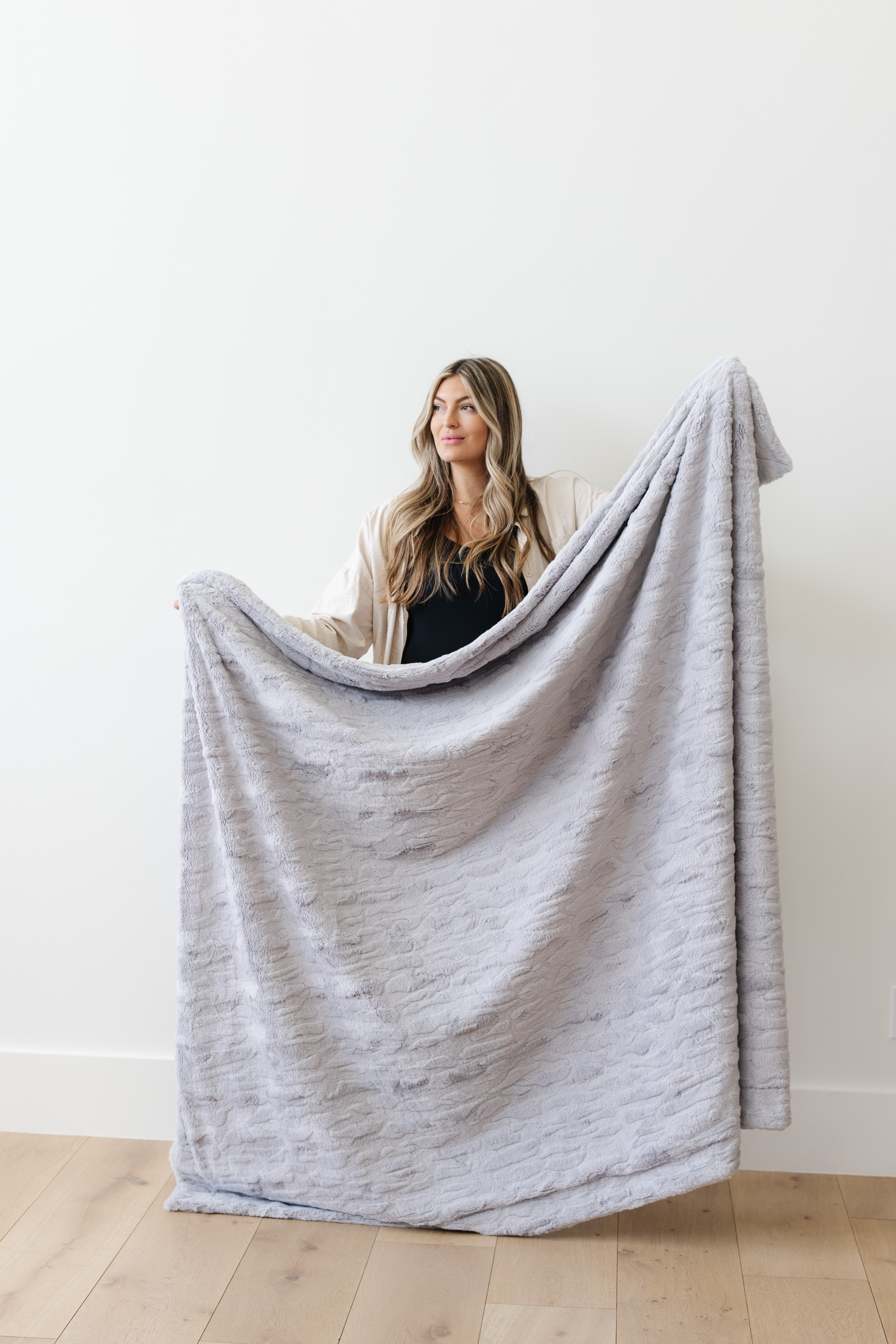 Patterned Faux Fur Zippered Dove-XL Luxury Blanket (60x80) 2