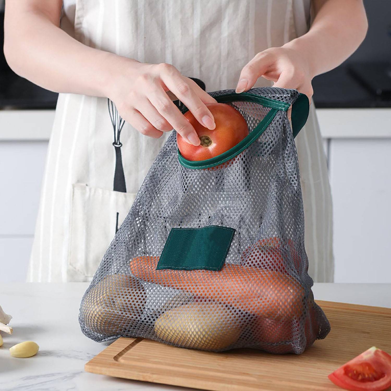 Large Capacity Reusable Hanging Mesh Produce Storage Bag 1