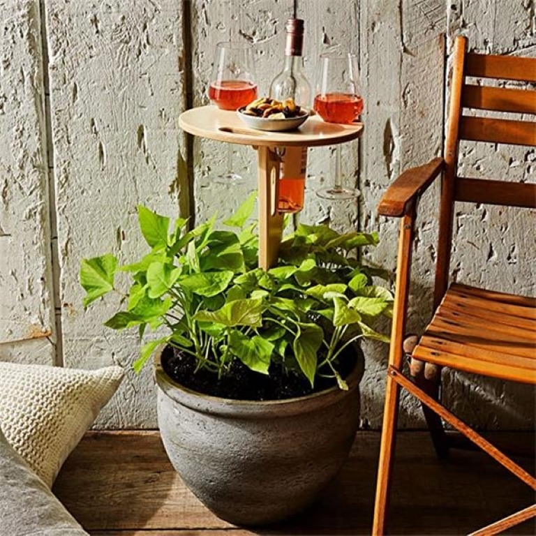 Outdoor Wine Table - Glass Rack 11