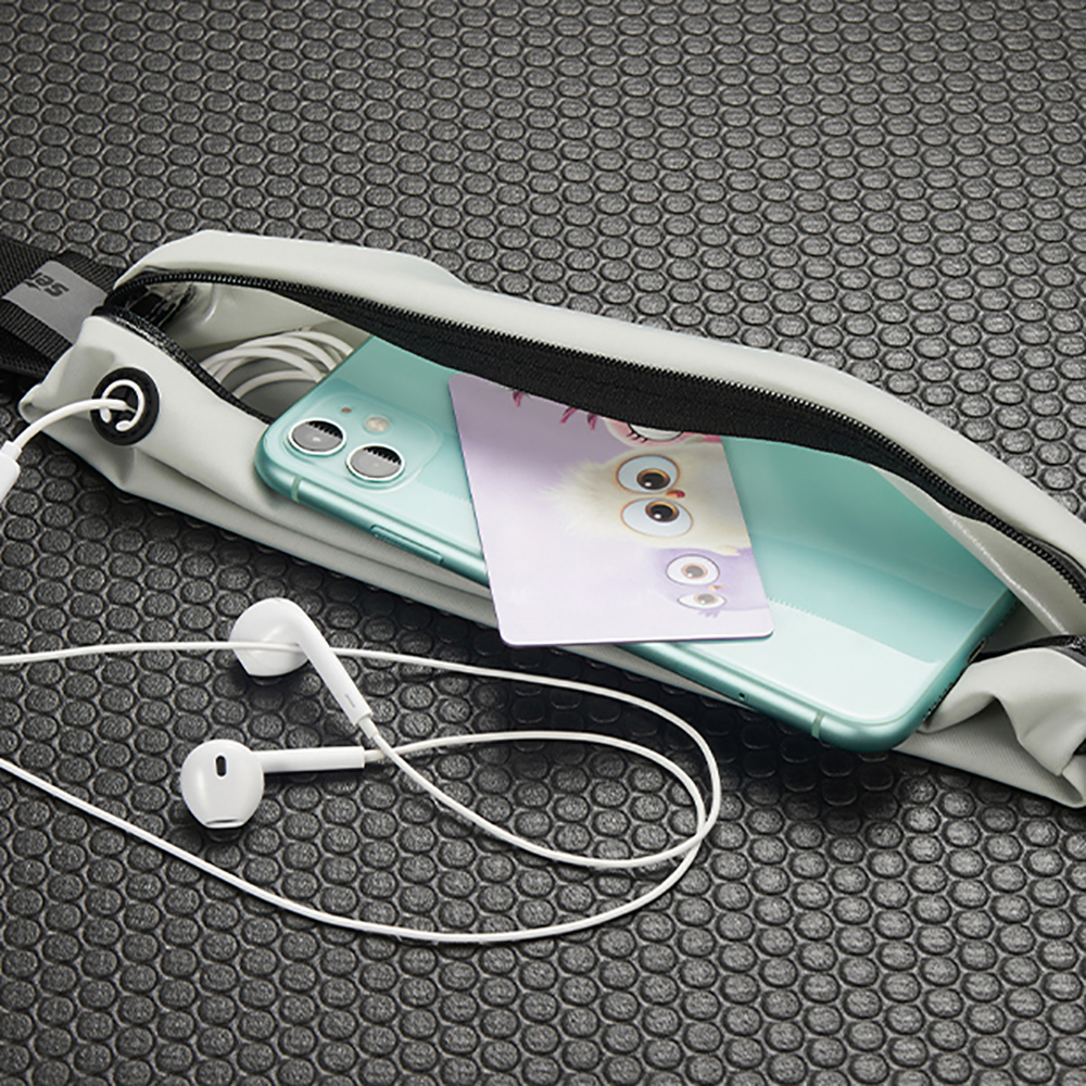 Reflecstive Running Waist Pack with Earphone Port 3