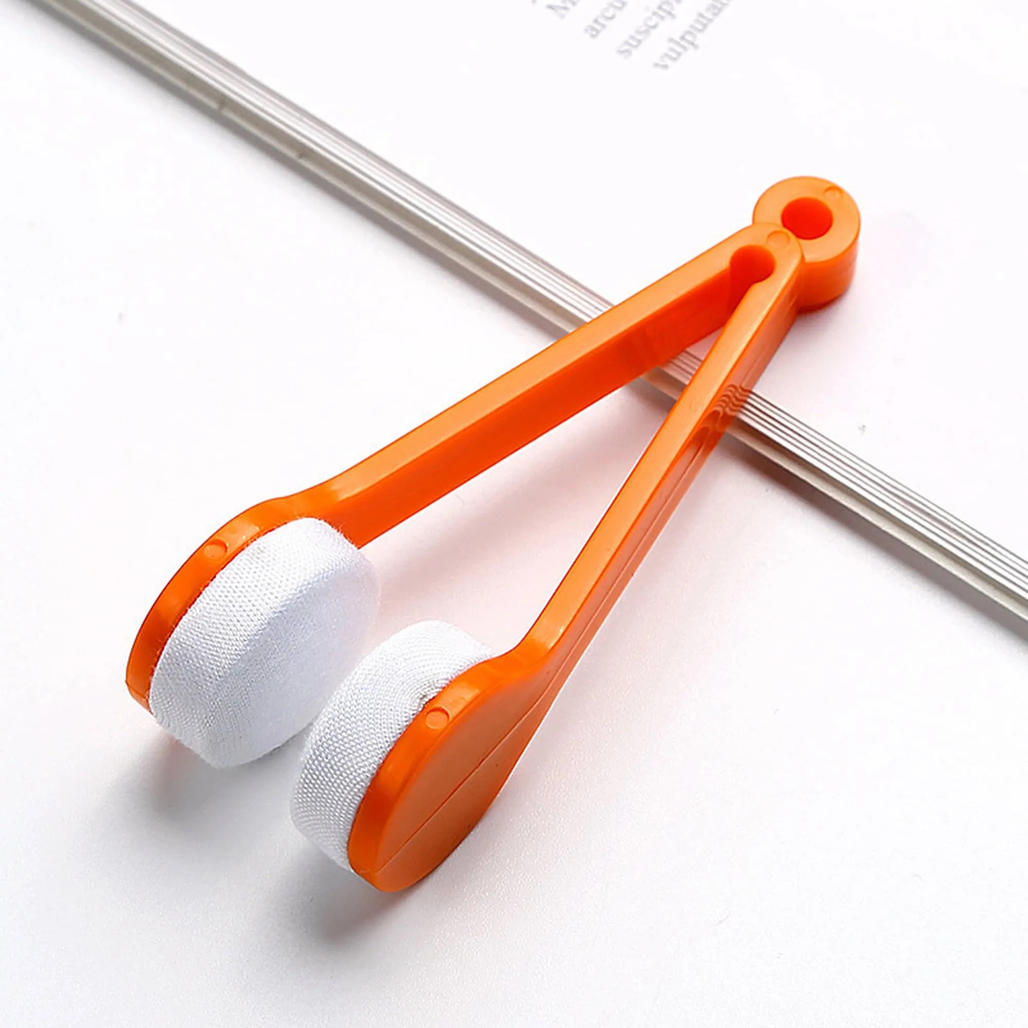 Portable Eyeglass Cleaner 2