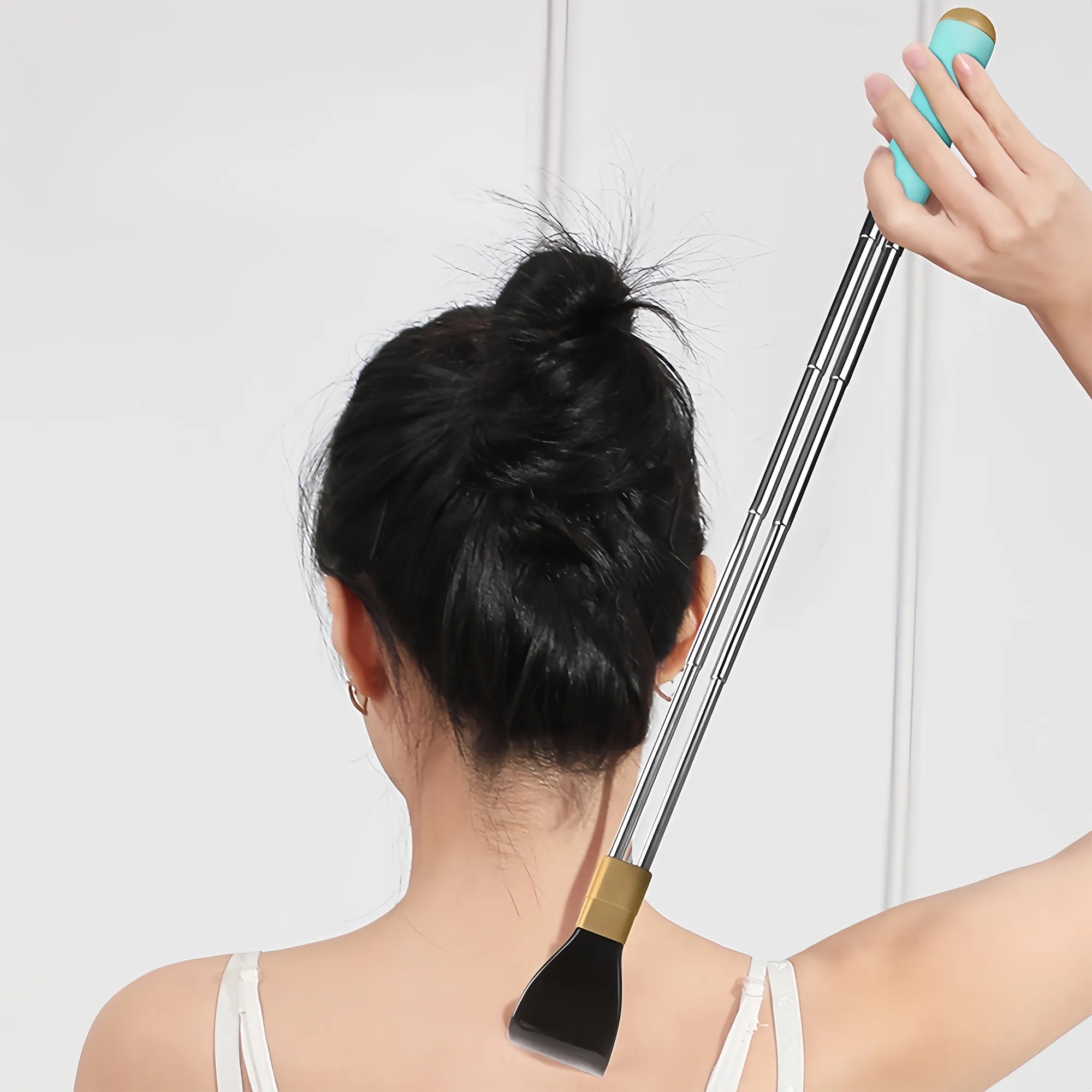 Dual Rod Anti Rotation Telescoping Back Scratcher 3