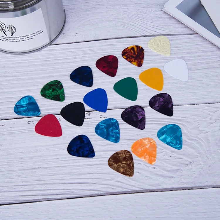 Guitar pick 1