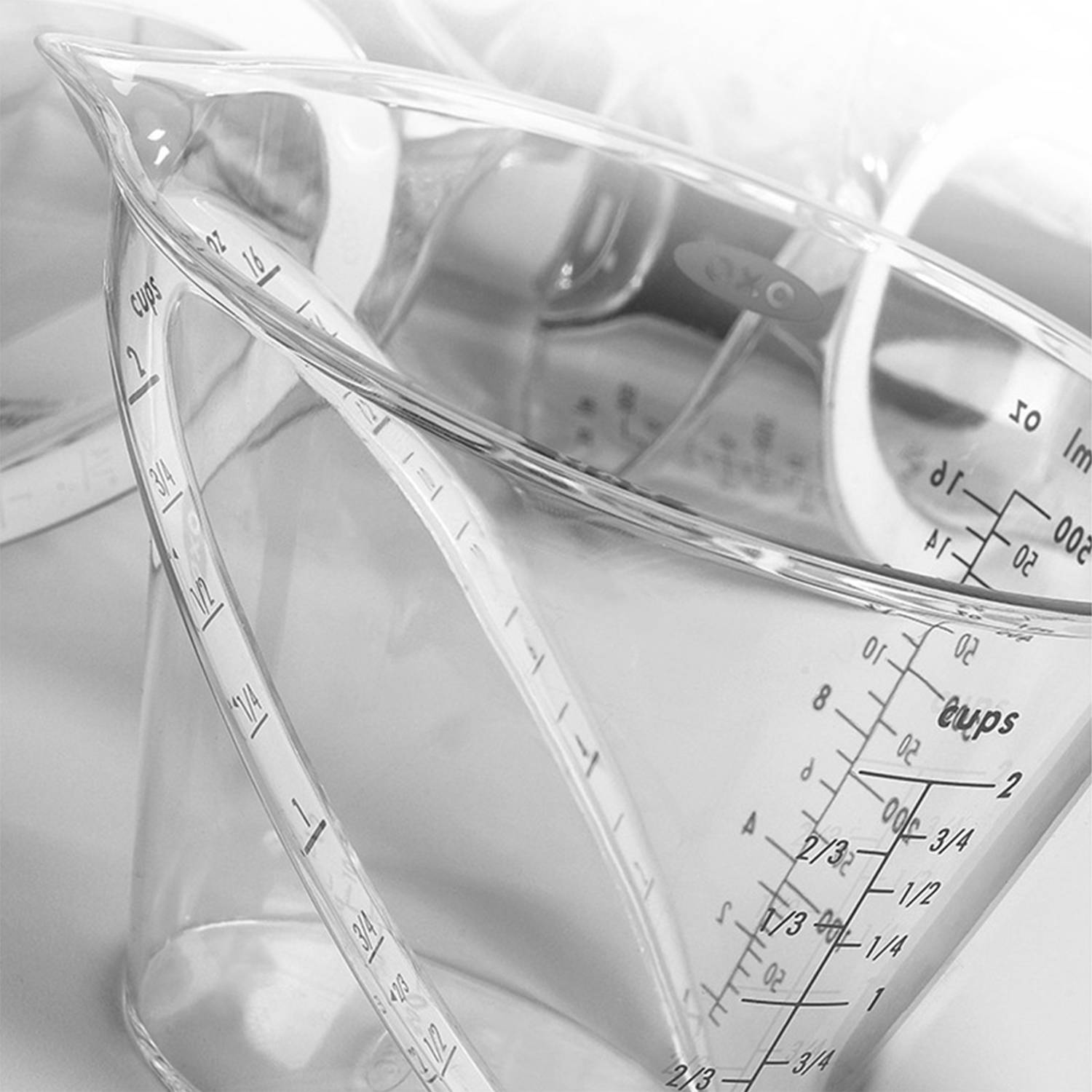 8oz Glass Measuring Cup with Ergonomic Handle 4
