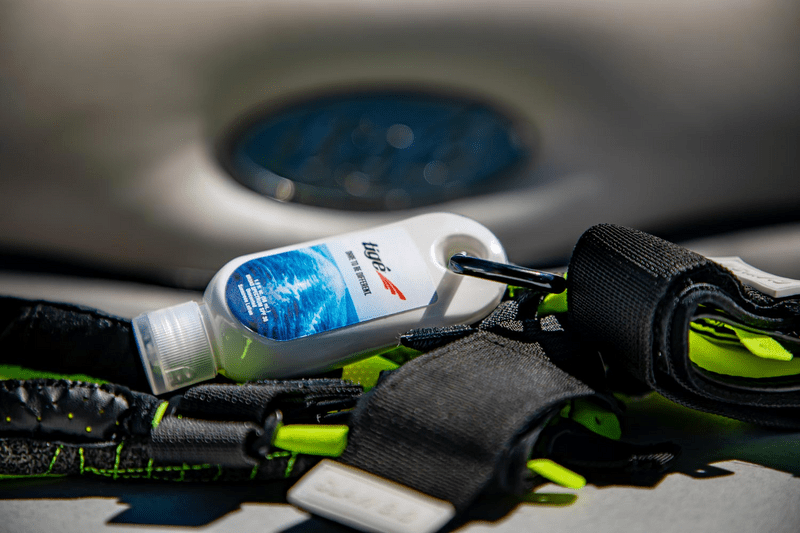 1.9 oz. SPF 30 Sunscreen in Clear Bottle with Carabiner 21