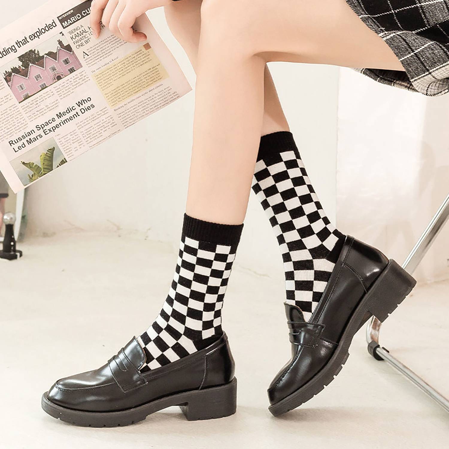 Unisex Stylish Black and White Checkered Socks 5