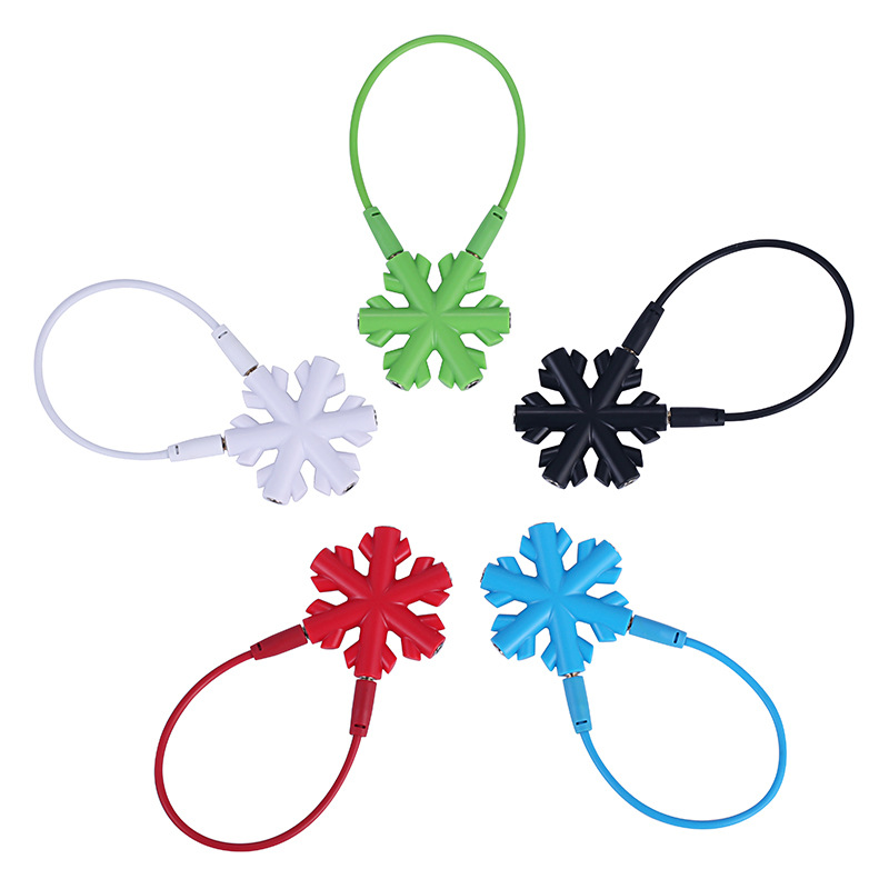 Snowflake Shaped Headphone Splitter 3