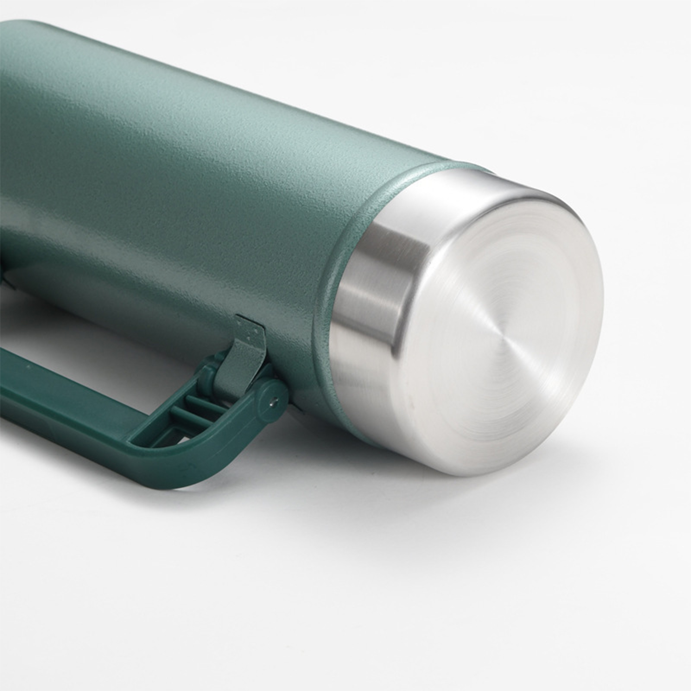 Durable 44OZ Insulated Stainless Steel Bottle 4