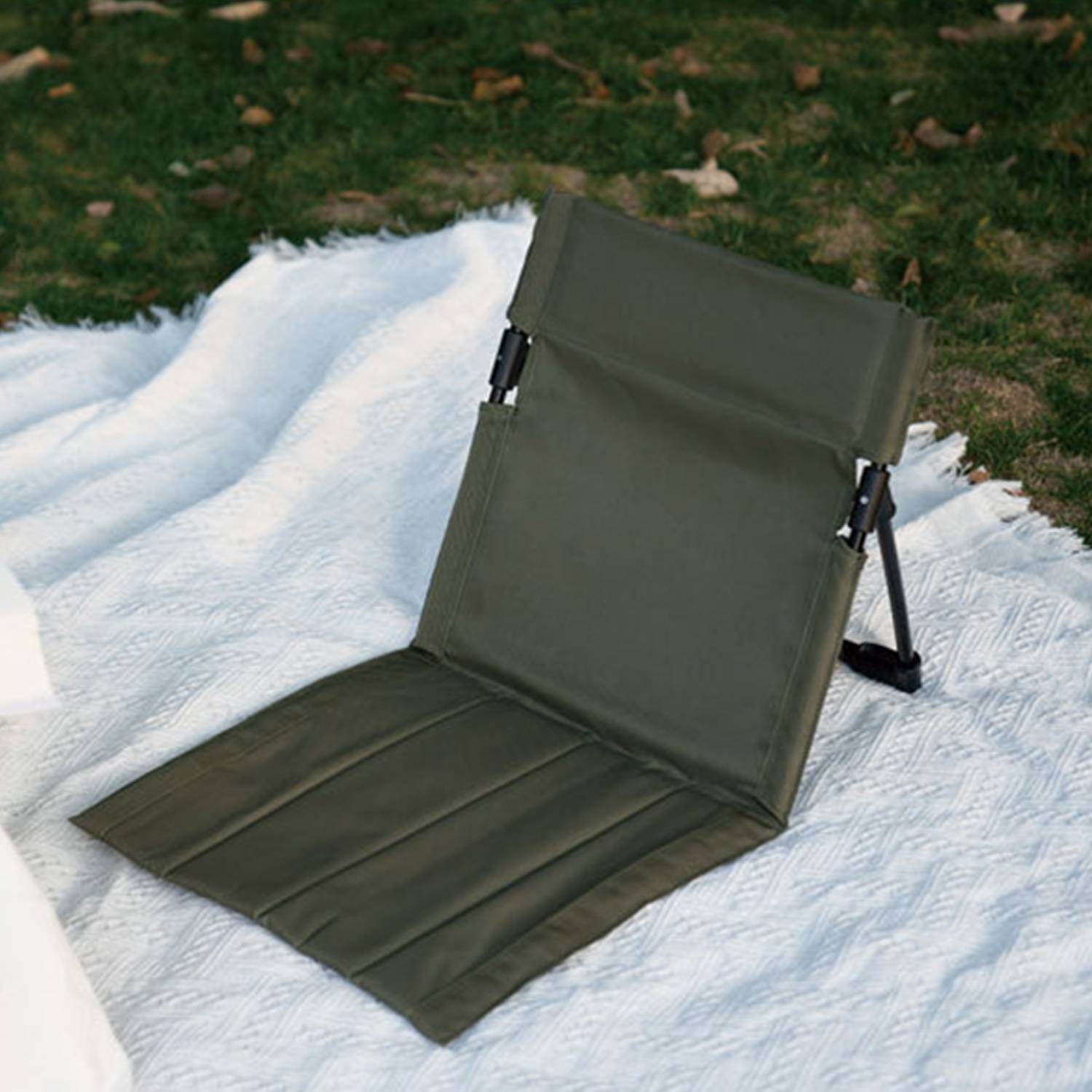 Outdoor Beach Portable Lightweight Folding Legless Chair 1