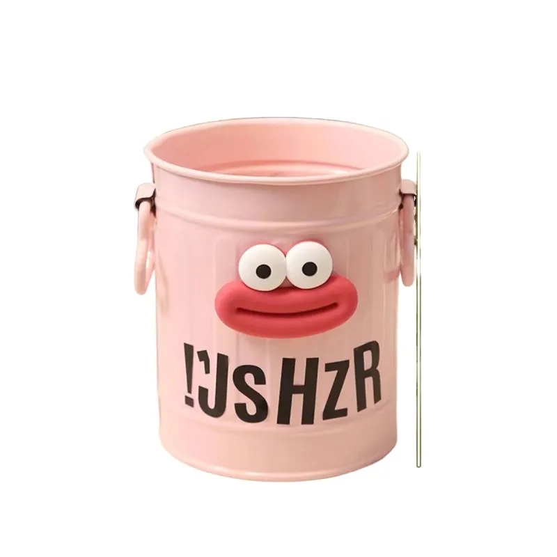 Cute Retro Desktop Pen Holder 2