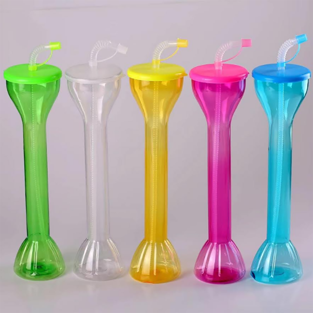 18 Oz Plastic Yard Cup with Lid and Straw 2