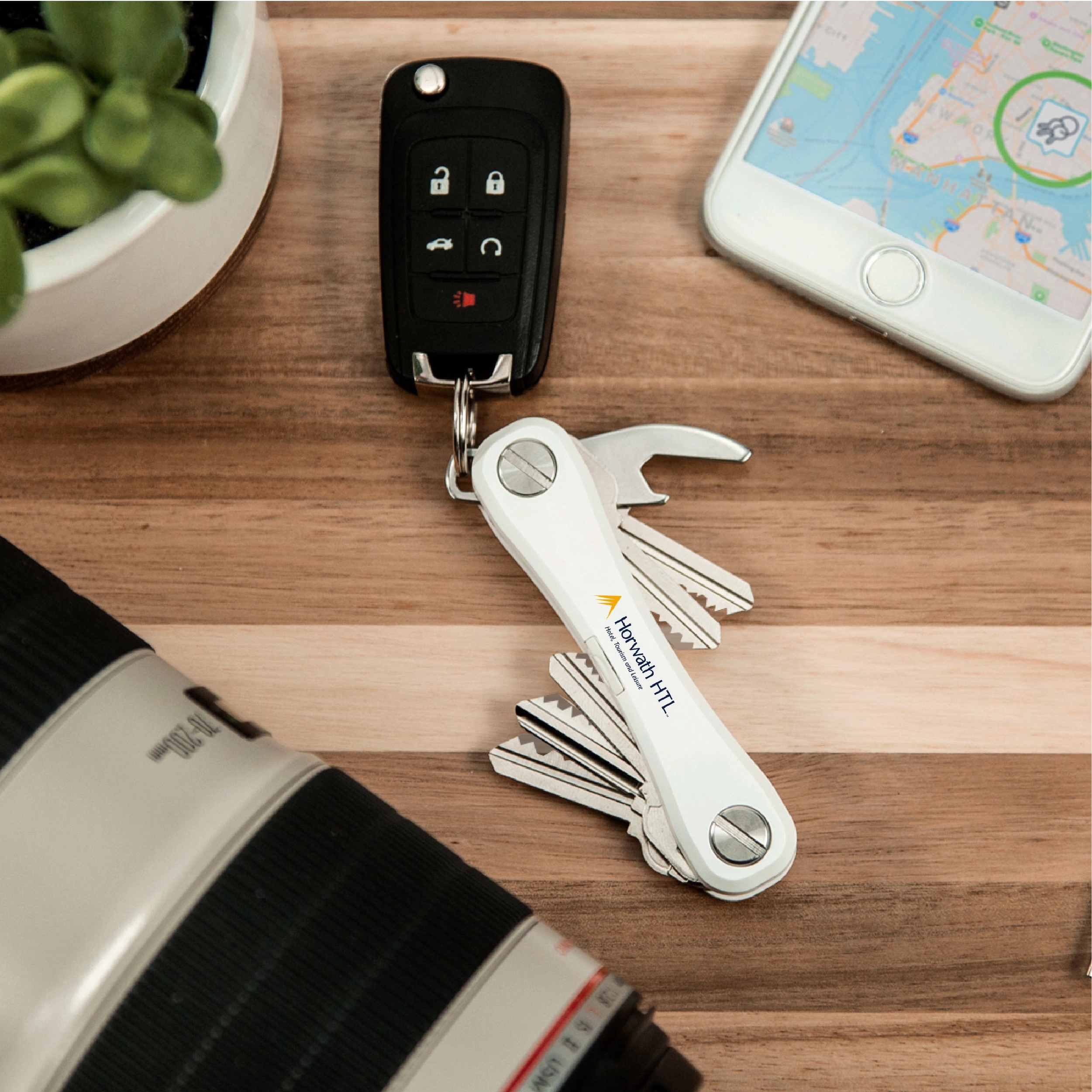 Keysmart Pro - Key Holder with Tile Bluetooth Tracker 1