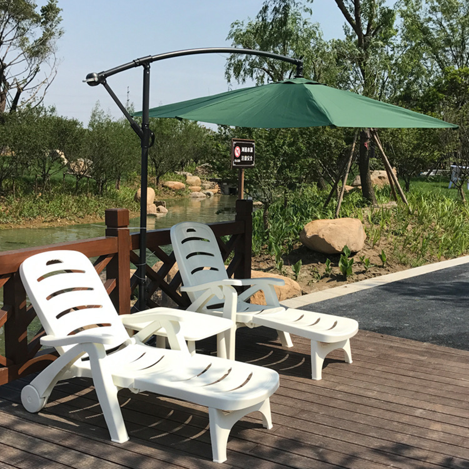 Plastic Folding Beach Chair 3