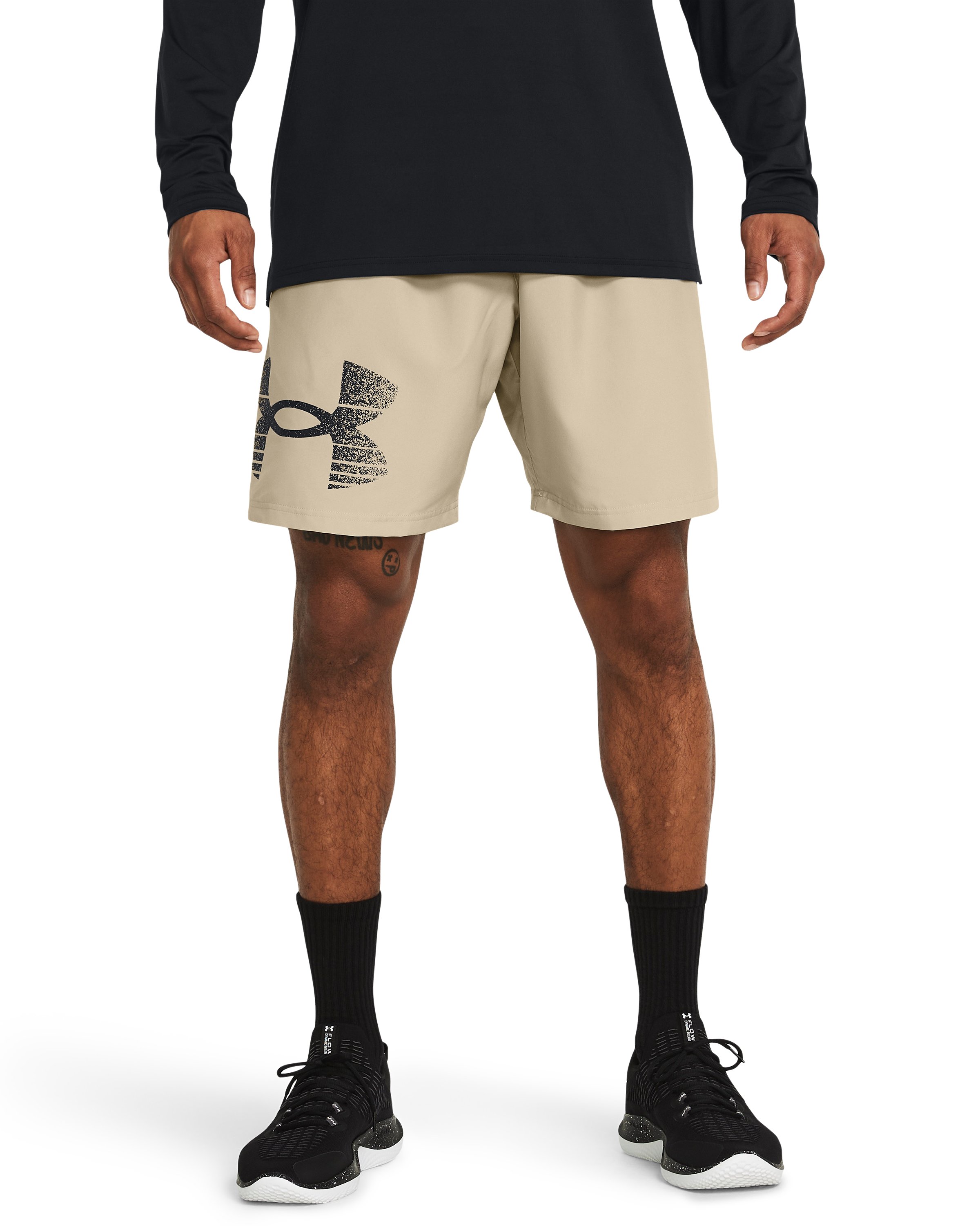 UA Tech Woven Graphic Men's 8.25 Shorts 21