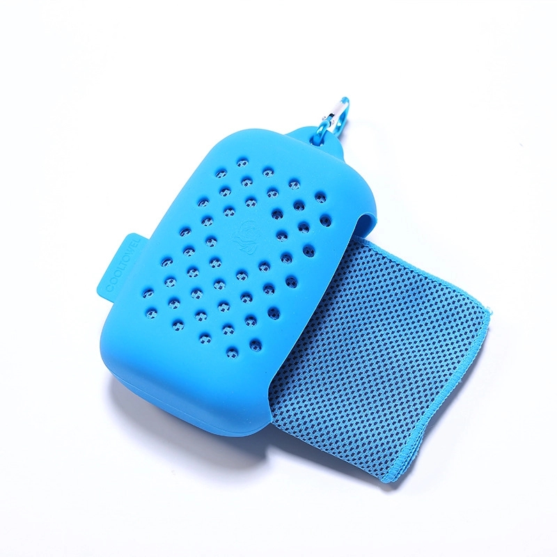 Sports Quick Dry Towel with Silicone Storage Bag 9