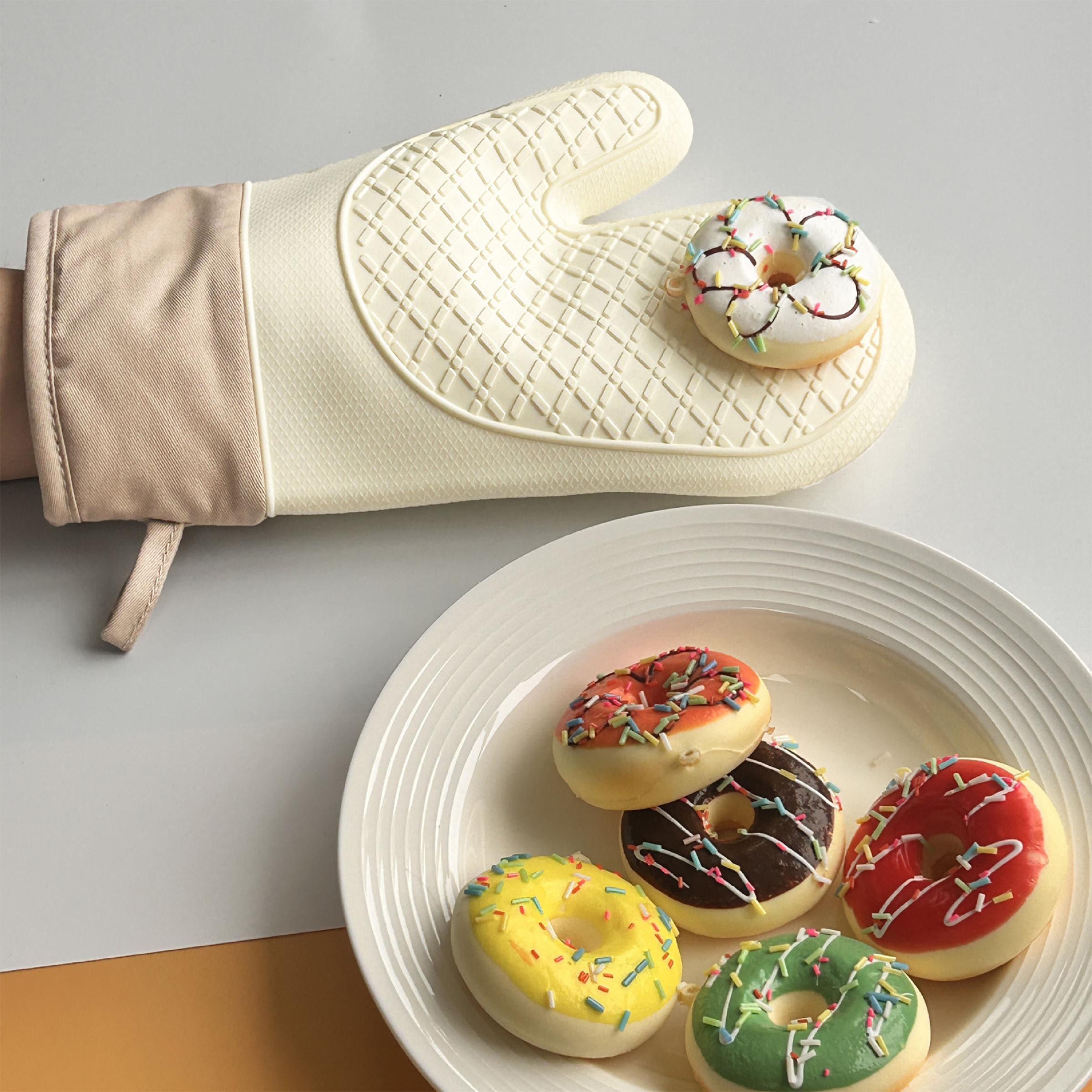 Silicone Anti Slip And Heat-Insulating Gloves 7