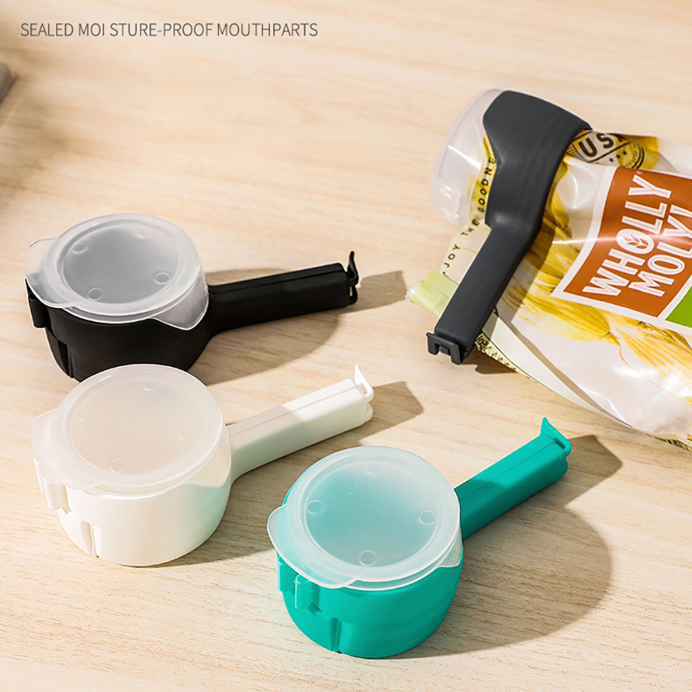 Sealing clip with cover for easy access 4