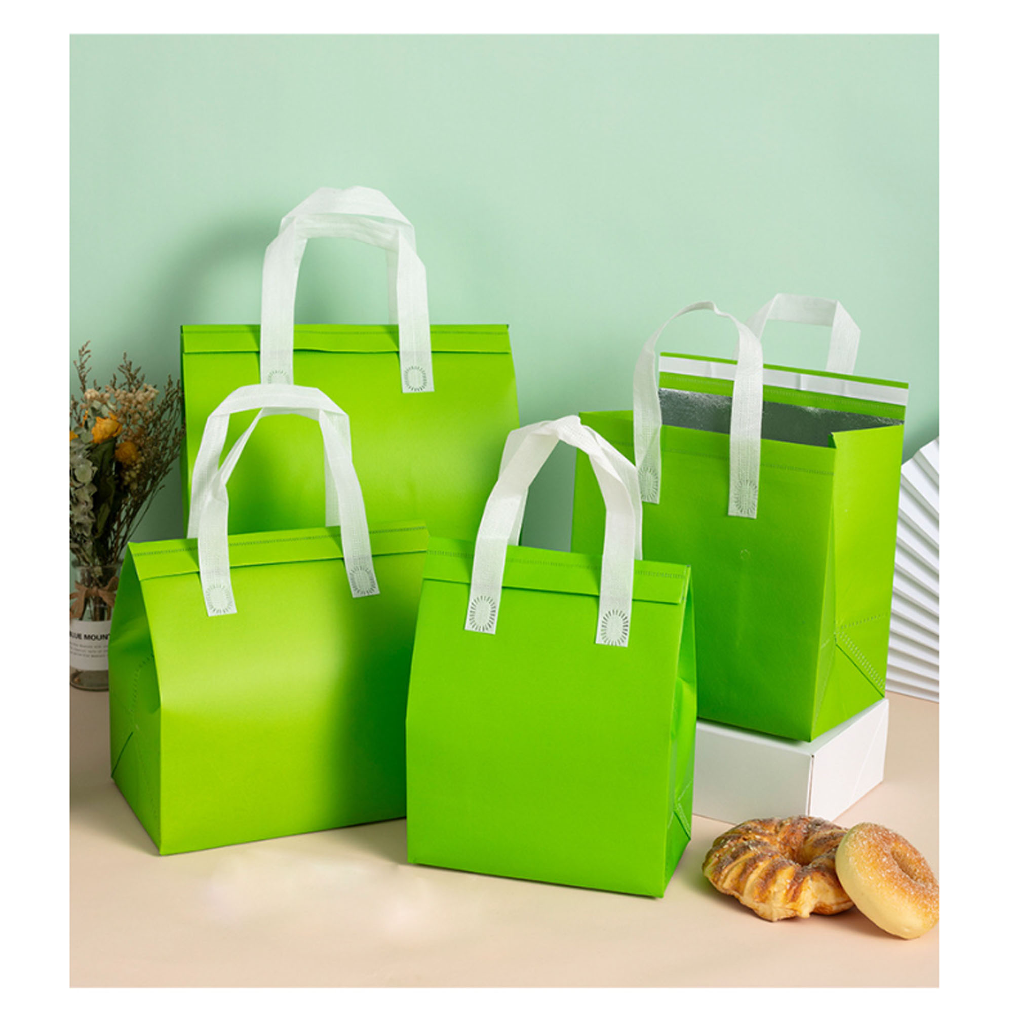 Eco-Friendly Kraft Paper Insulated Takeaway Cooler Bag 3