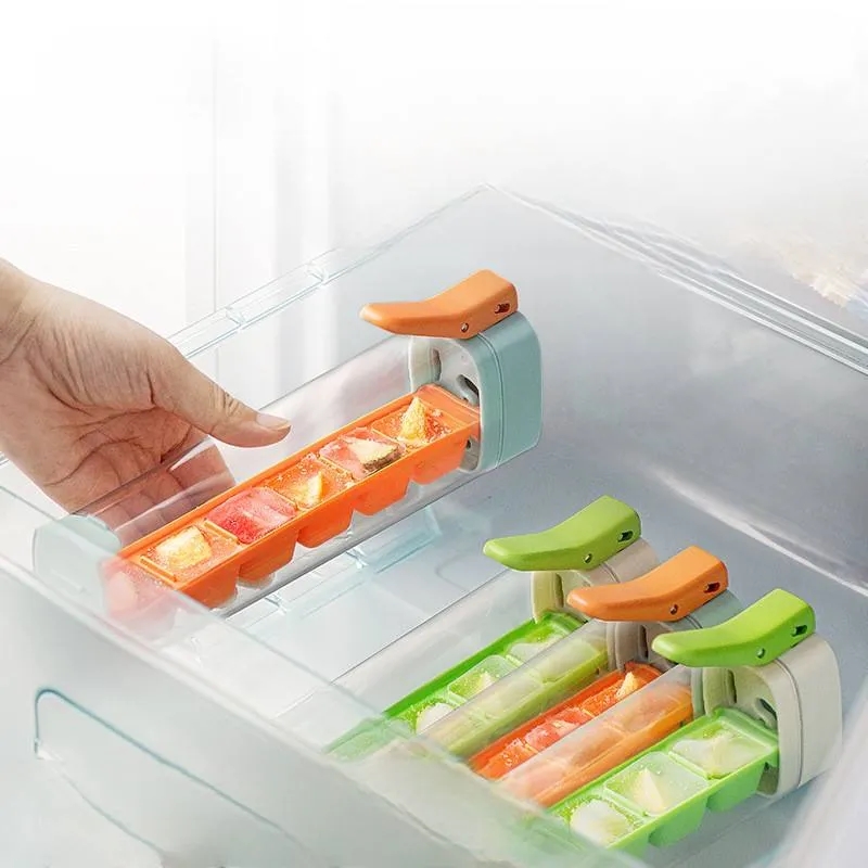 Press and Release One-Handed Ice Cube Tray 4