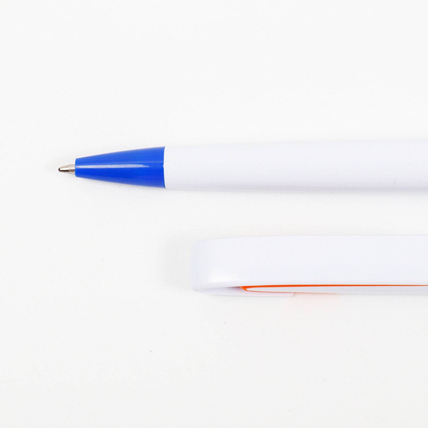 Multifunctional ballpoint pen 3