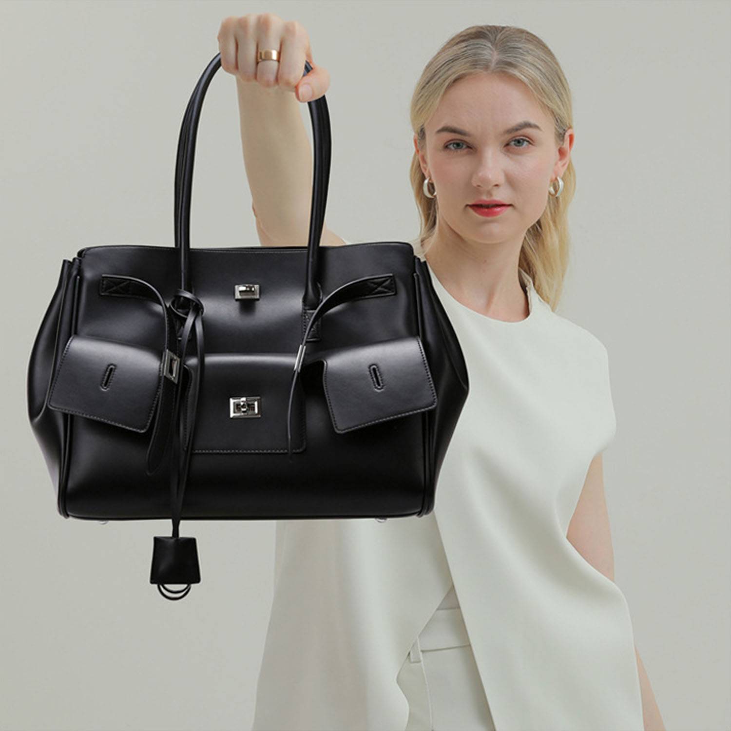 Spacious PU Leather Tote Bag Comfortable Grip 9
