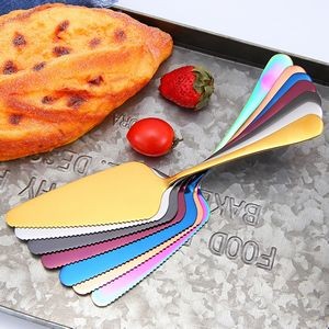 Triangle Serrated Cake Spatula Cutter 14