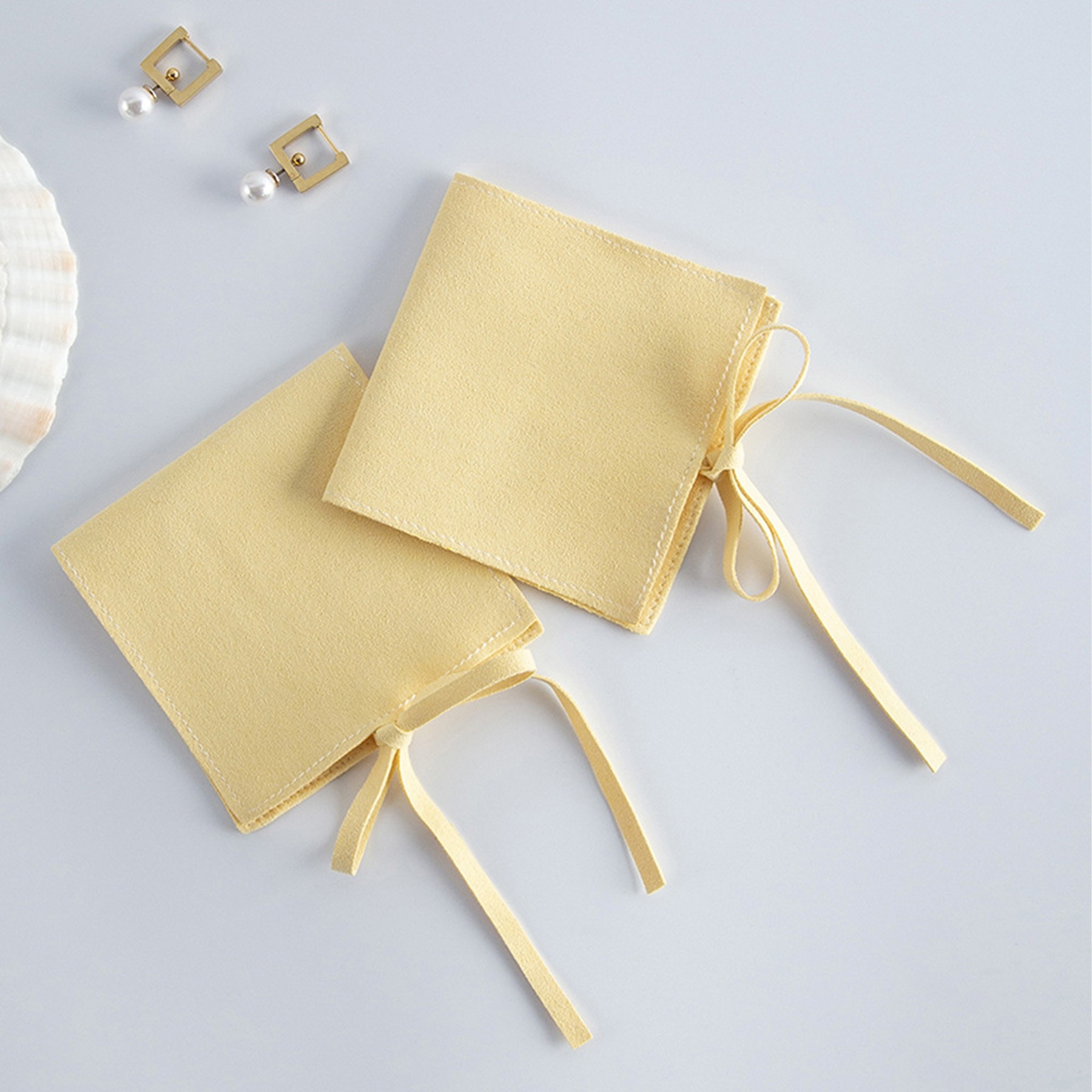 Elegant Jewelry Pouches 4
