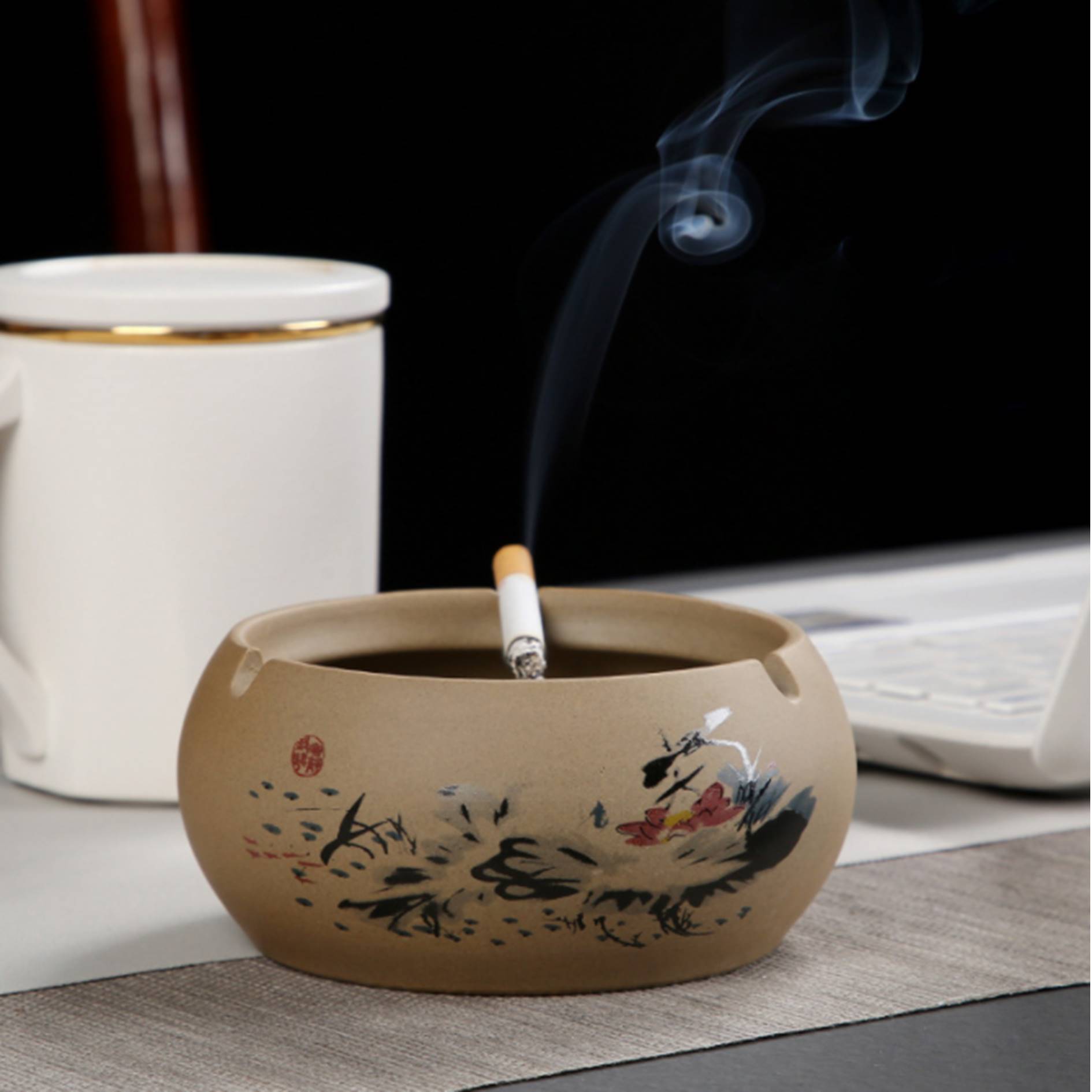 Creative Ceramic Round Cigarette Ashtray 3