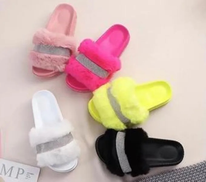 2021 Custom Fashion Soft Fluffy fox slippers for Women 1