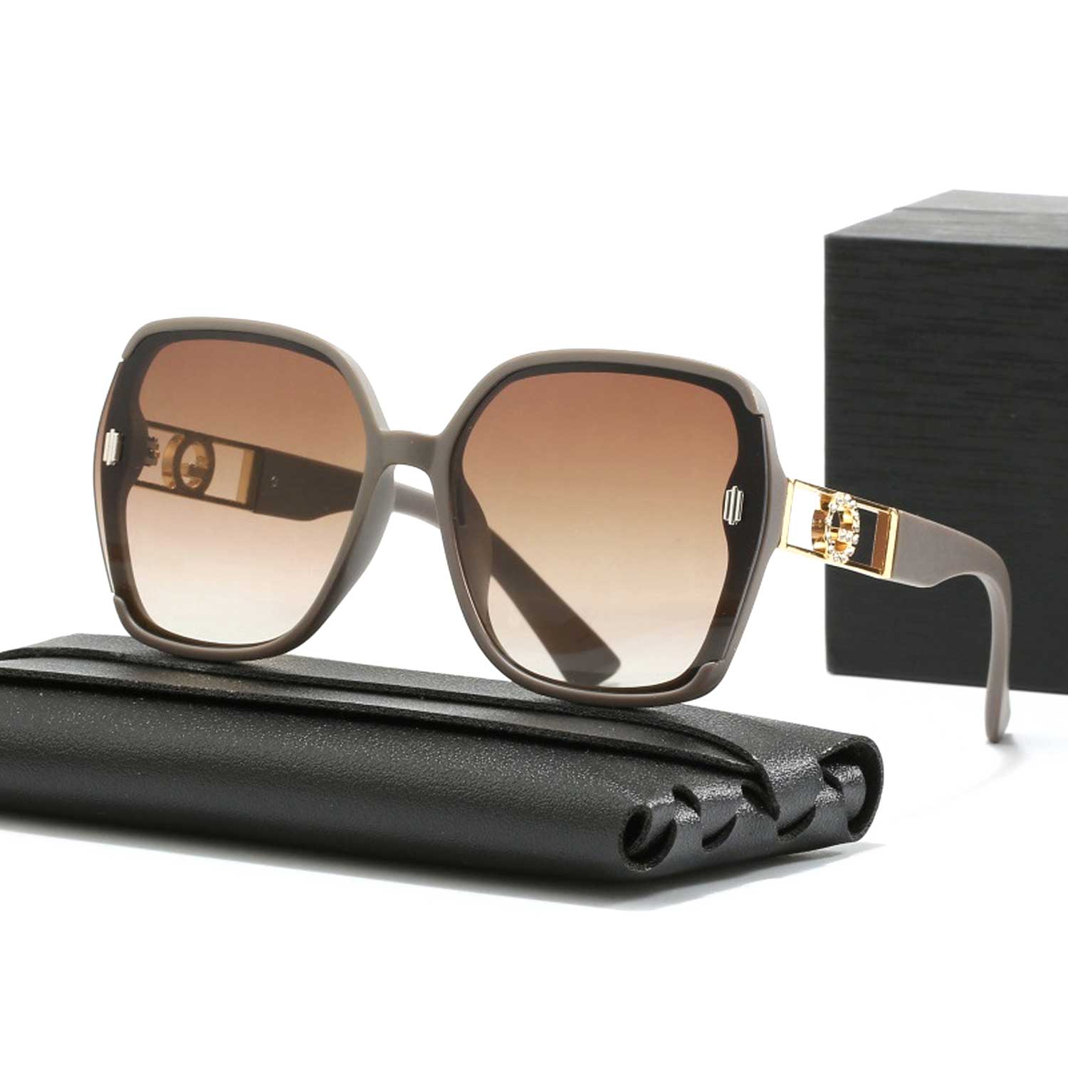 Chic UV Shades – Oversized Trendy Sunglasses 4
