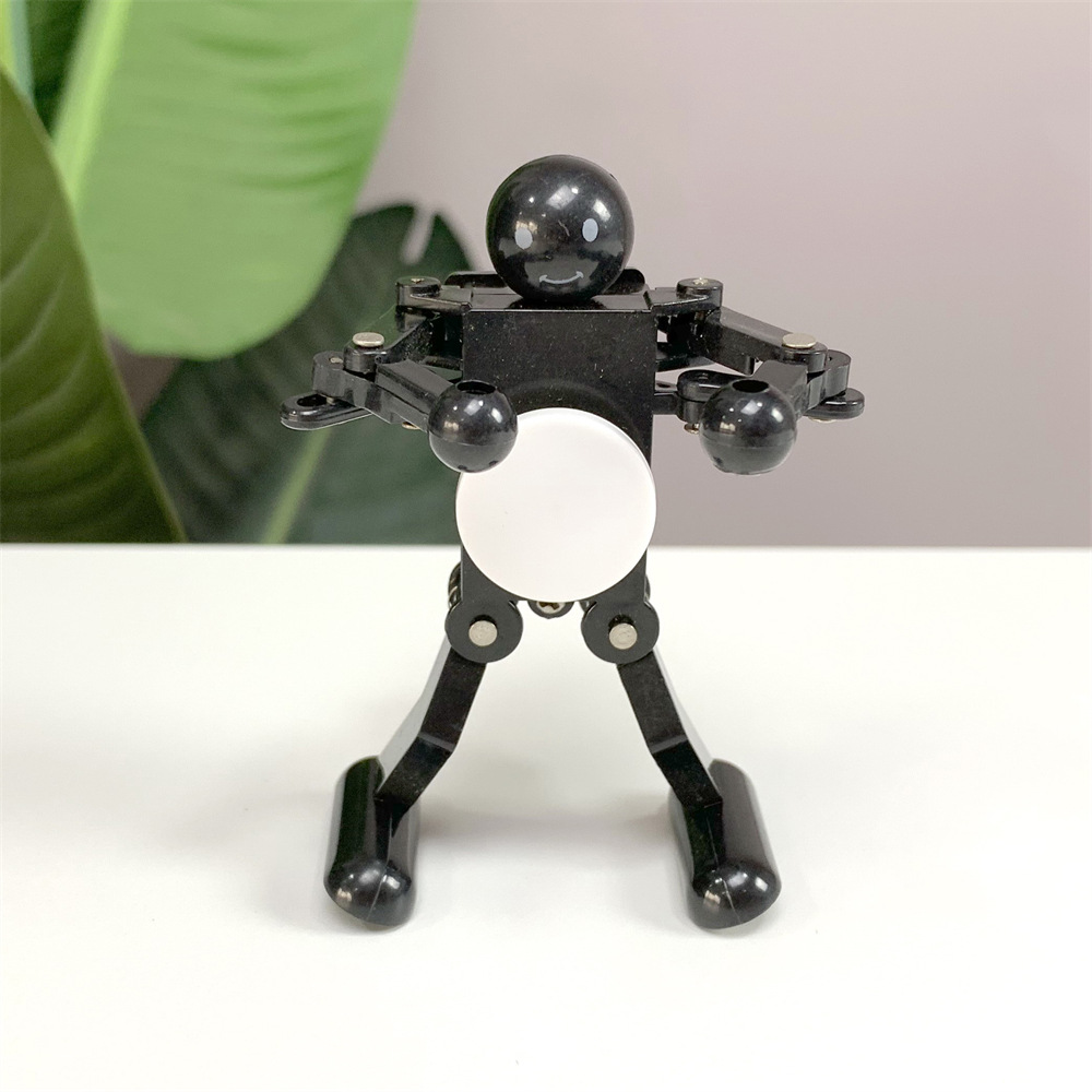 Fun Clockwork Hip-Twisting Robot 4