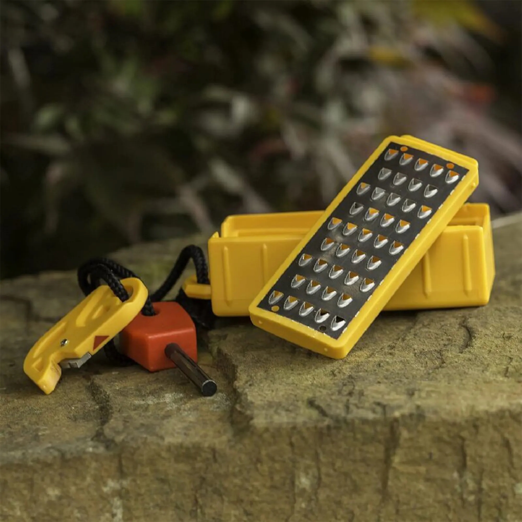 Ferro Rod Fire Starter With Integrated Shaving Scraper 5
